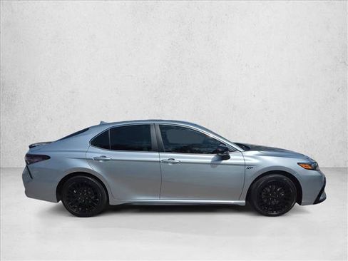 Used 2023 Toyota Camry SE FWD image 4