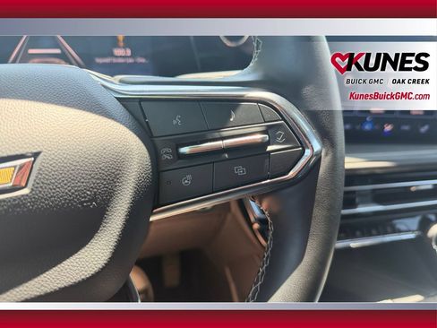 Used 2024 Chevrolet Traverse LT FWD image 18