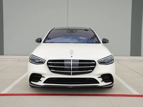 Used 2022 Mercedes-Benz S 580 4MATIC Sedan w/ AMG Line Package image 3