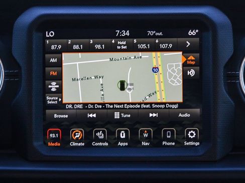 Used 2022 Jeep Wrangler Unlimited Sahara w/ LED Lighting Group AWD/4WD image 15