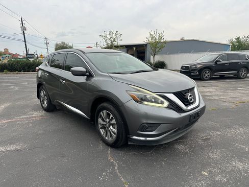 Used 2018 Nissan Murano S image 4