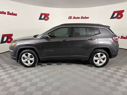 Used 2019 Jeep Compass Latitude FWD image 3