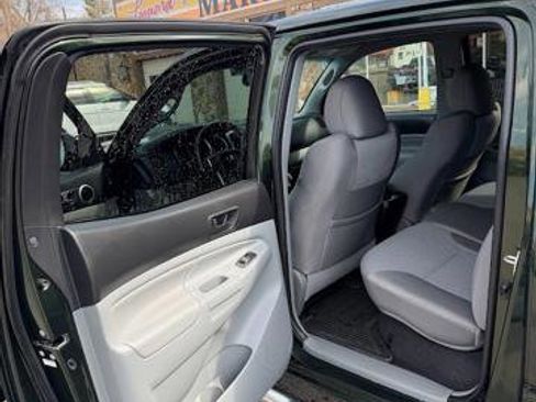 Used 2012 Toyota Tacoma 4x4 Double Cab w/ TRD Sport Upgrade Pkg image 16