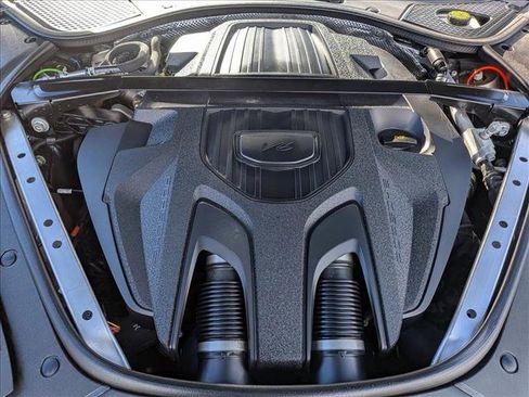 Used 2022 Porsche Panamera image 24