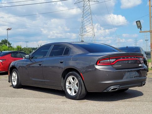 Used 2020 Dodge Charger SXT w/ Leather Interior Group RWD image 18