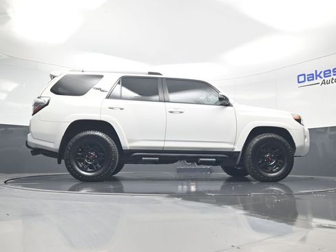 Used 2018 Toyota 4Runner TRD Off-Road Premium image 48