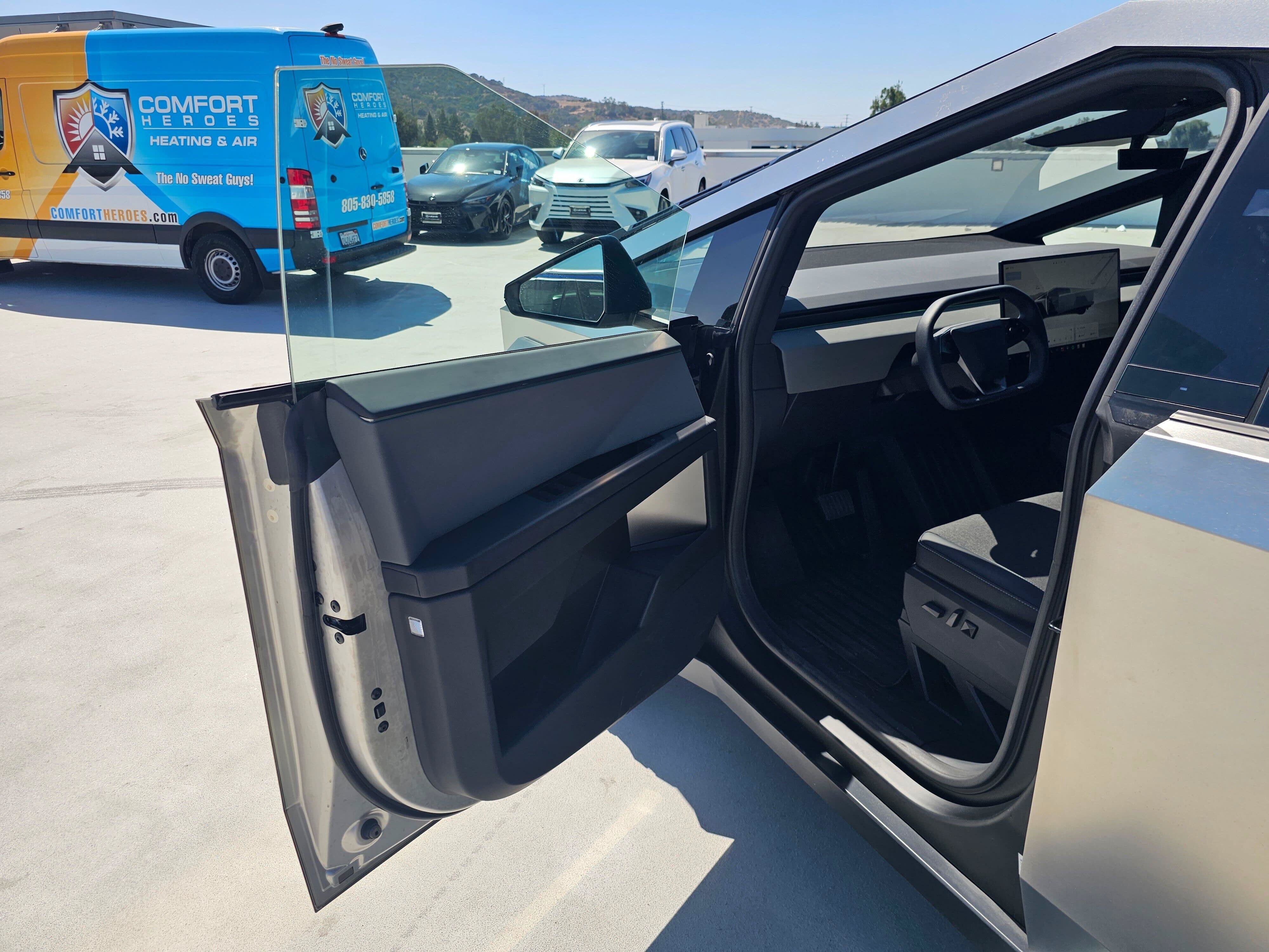 Used 2026 Tesla Cybertruck 2WD Crew Cab image 18