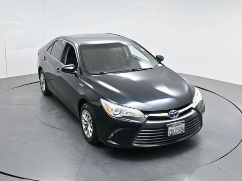 Used 2017 Toyota Camry Hybrid FWD image 40