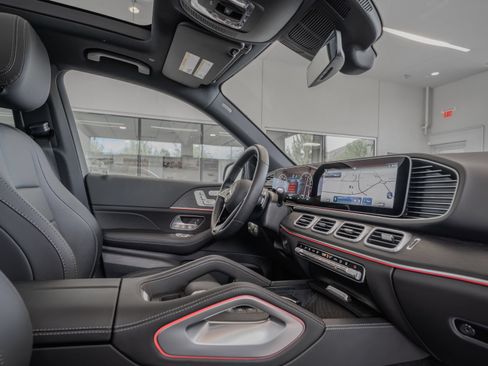Certified 2025 Mercedes-Benz GLE 450e 4MATIC image 17