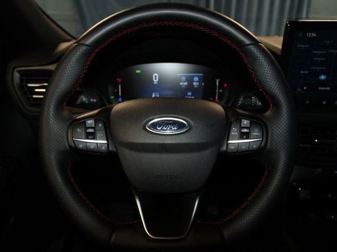 Used 2025 Ford Escape ST-Line w/ Equipment Group 301A image 11