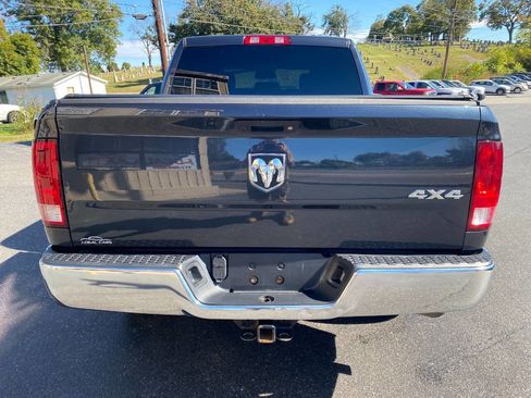Used 2018 RAM 1500 Tradesman w/ Chrome Appearance Group image 4
