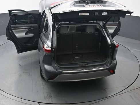 Used 2023 Toyota Highlander Platinum AWD/4WD image 56