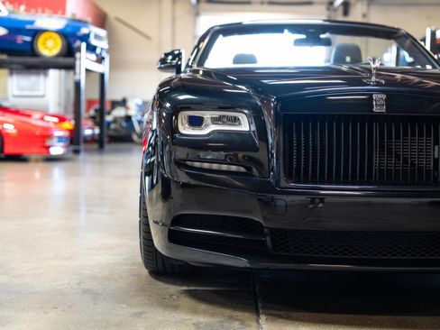 Used 2020 Rolls-Royce Dawn image 15