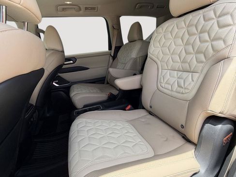 Used 2025 Nissan Armada Platinum AWD/4WD image 13