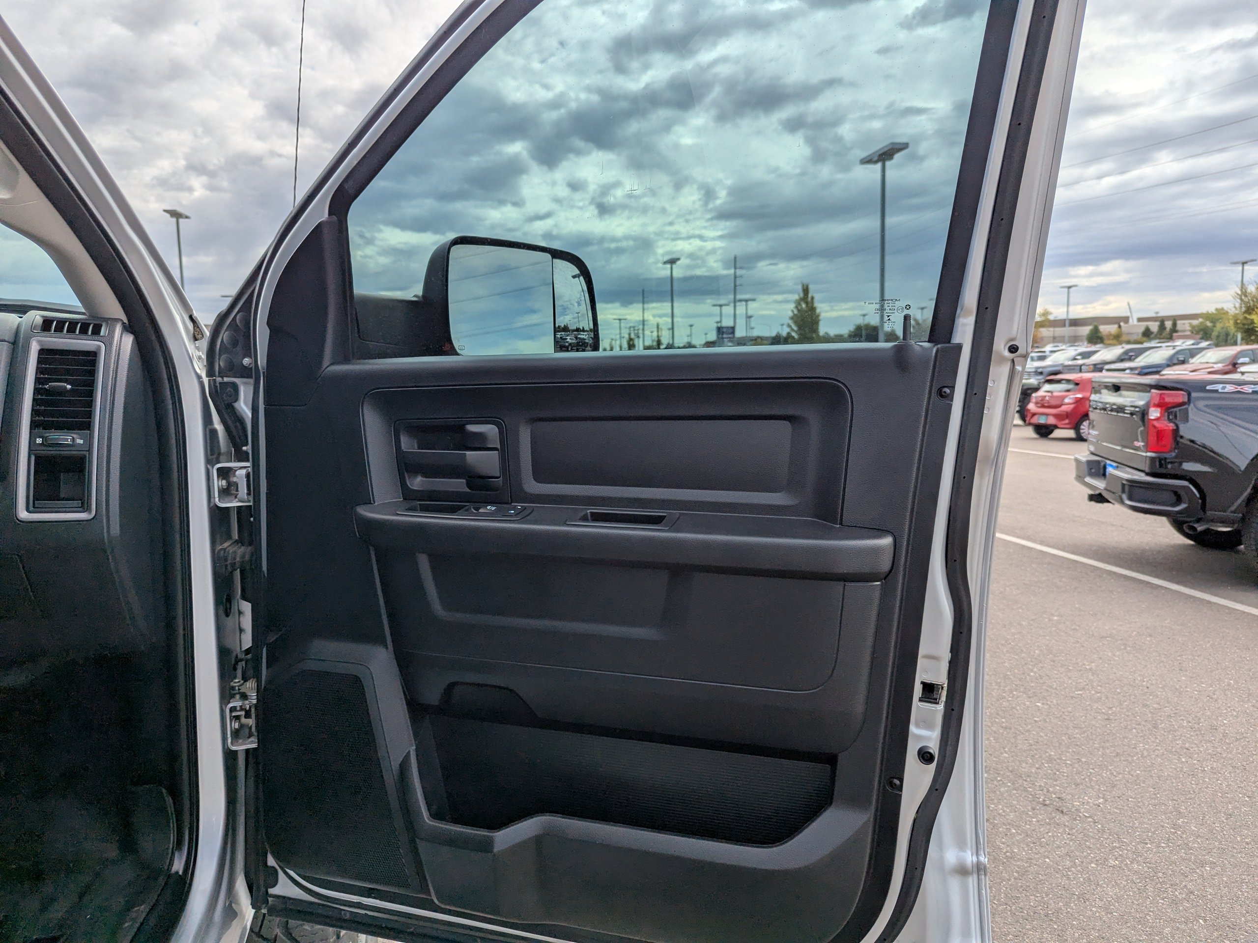 Used 2017 RAM 2500 Tradesman w/ Chrome Appearance Group AWD/4WD image 37