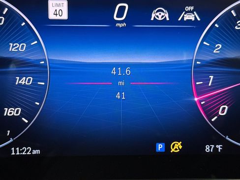 New 2025 Mercedes-Benz C 300 4MATIC Sedan image 30