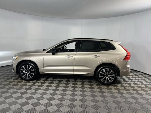 Used 2025 Volvo XC60 B5 Plus image 9