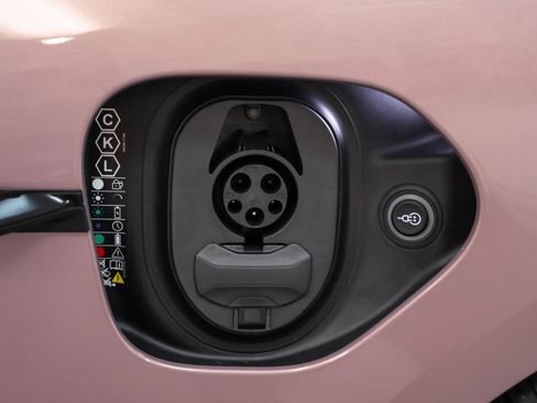 New 2025 Porsche Taycan image 16