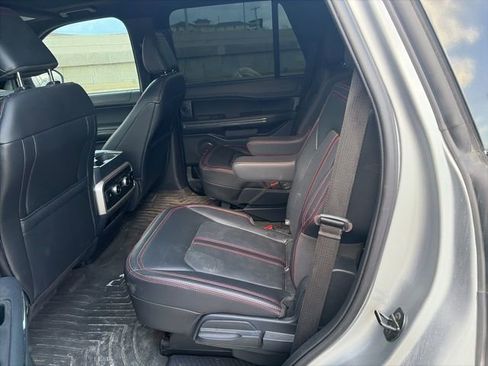 Used 2024 Ford Expedition Limited image 6