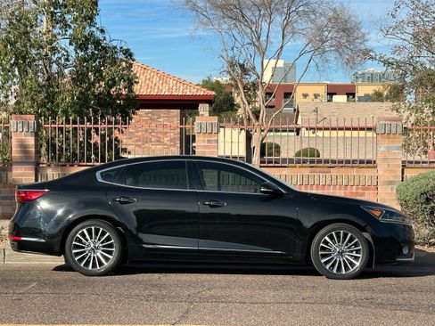 Used 2018 Kia Cadenza Premium w/ Luxury Package image 9