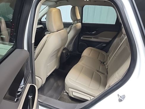 Used 2023 Lincoln Corsair AWD image 35