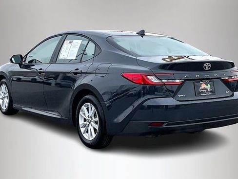 Used 2025 Toyota Camry LE image 4