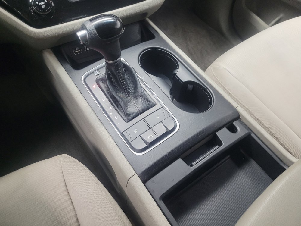 Used 2015 Kia Sedona LX w/ LX Convenience Package FWD image 26