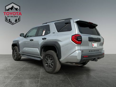 Certified 2025 Toyota 4Runner SR5 AWD/4WD image 3