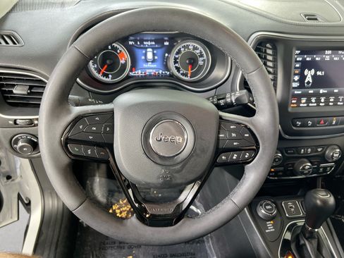 Used 2023 Jeep Cherokee Altitude Lux AWD/4WD image 11