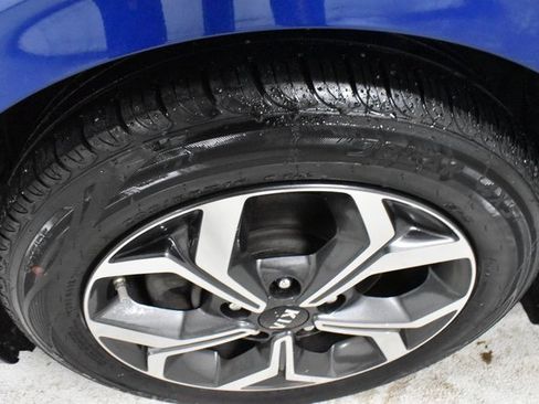 Used 2019 Kia Forte LXS image 9