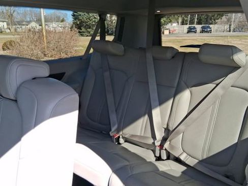 Used 2024 Jeep Wagoneer L Series III w/ Flexible Seating Group image 22