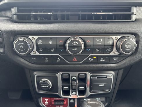 New 2026 Jeep Gladiator Sport AWD/4WD image 14