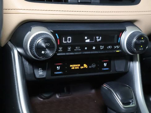 Certified 2019 Toyota RAV4 Limited image 27