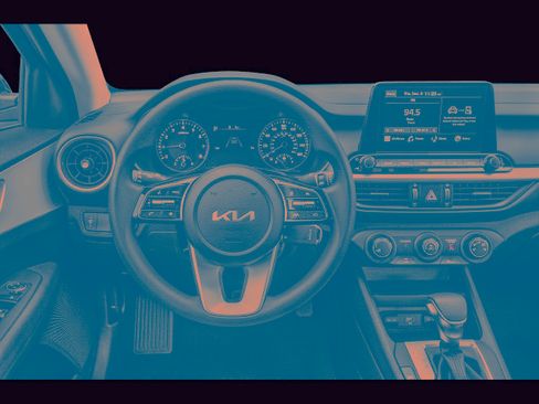 Used 2024 Kia Forte LXS image 4