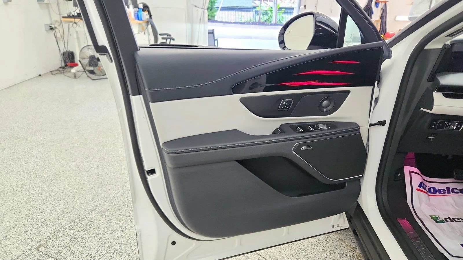 Used 2024 Lincoln Nautilus Premier w/ Equipment Group 102A AWD/4WD image 25