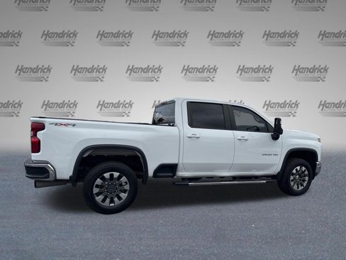 Used 2023 Chevrolet Silverado 2500 LT AWD/4WD image 11