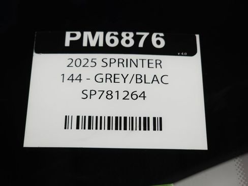 Used 2025 Mercedes-Benz Sprinter 2500 image 32