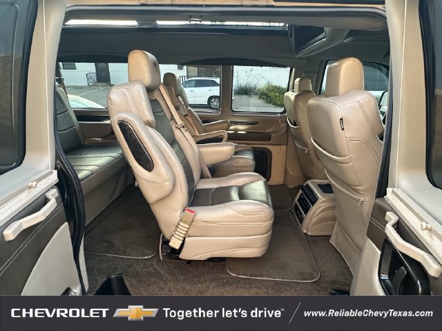Used 2021 GMC Savana 2500 RWD image 11
