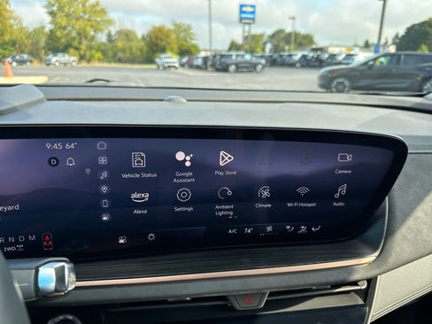 Used 2025 Buick Envision Sport Touring image 22