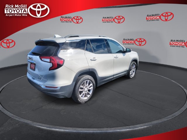 Used 2023 GMC Terrain SLT w/ Tech Package AWD/4WD image 8