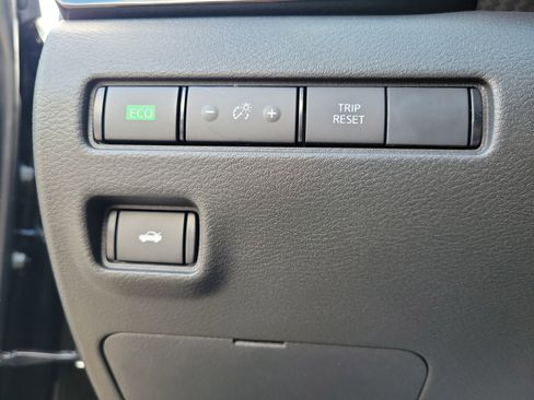 Used 2025 Nissan Sentra SV w/ All-Weather Package FWD image 23