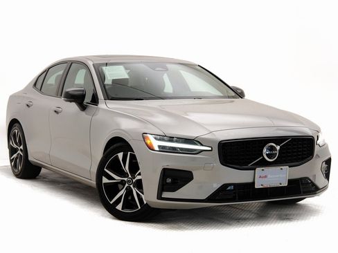 Used 2024 Volvo S60 B5 Plus image 1