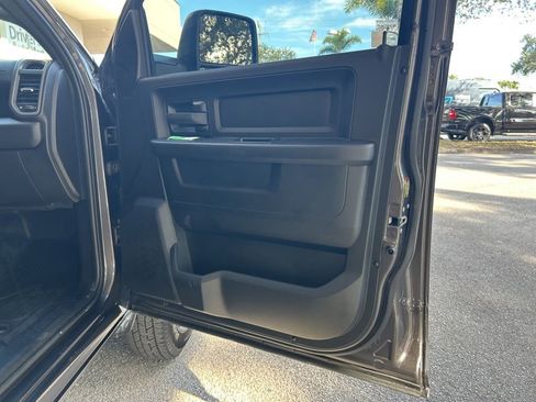 Used 2025 RAM 3500 Tradesman w/ Chrome Appearance Group image 23