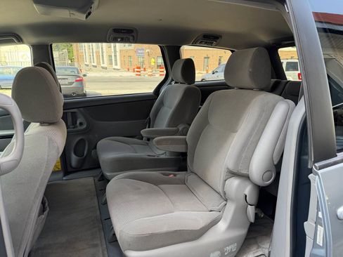 Used 2004 Toyota Sienna LE FWD image 11