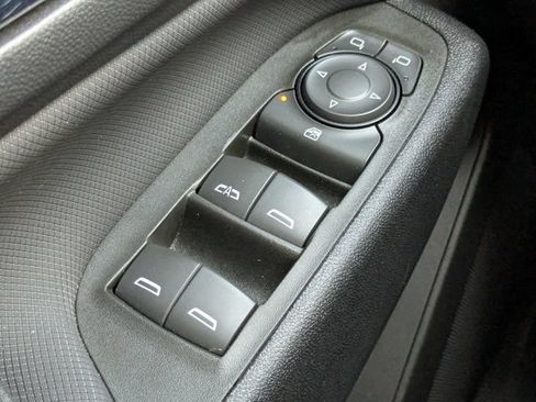Used 2023 Chevrolet Equinox RS FWD image 30