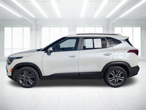 Used 2023 Kia Seltos S w/ Navigation Package image 6