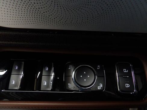 Used 2025 Lincoln Aviator Reserve w/ Equipment Group 201A AWD/4WD image 11