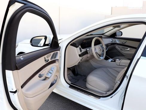 Used 2018 Mercedes-Benz S 450 Sedan image 2