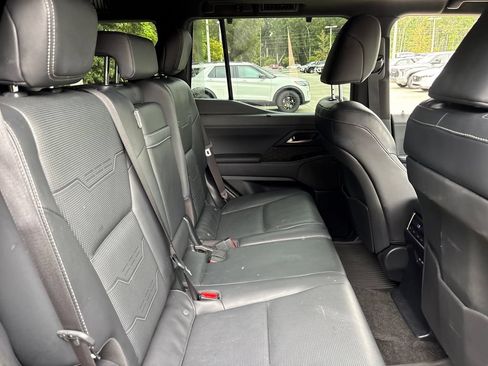 Used 2024 Lexus GX 550 w/ Accessory Package (Z1) AWD/4WD image 30