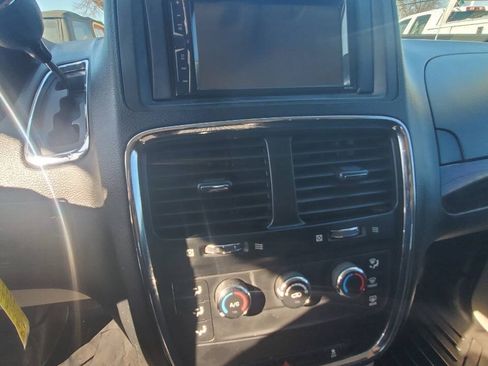 Used 2014 RAM C/V Tradesman FWD image 18